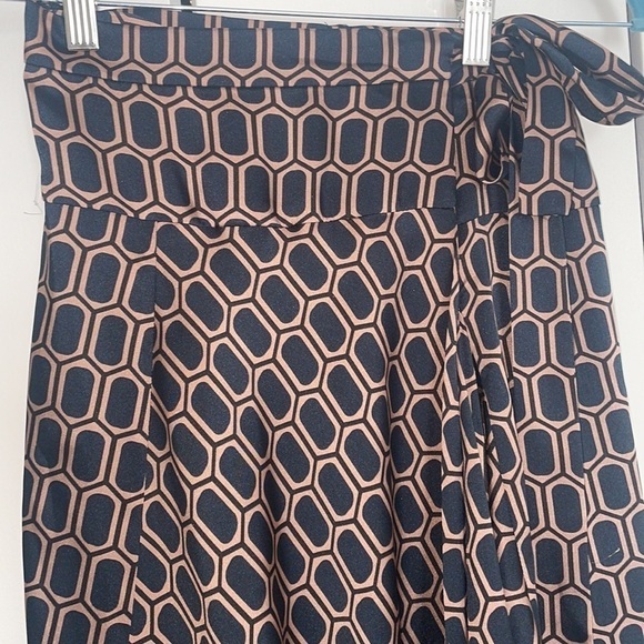 Wrap Midi Skirt​​​​ - Picture 2 of 5